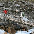 Patricia: en uno de los puentos colgantes / in one of the hanging bridges