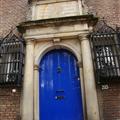 la puerta azul